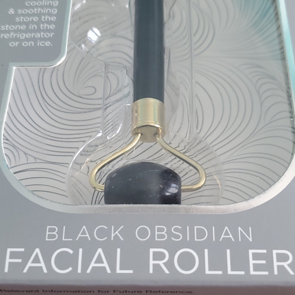 Black Obsidian Facial Roller - Picture 4 of 13